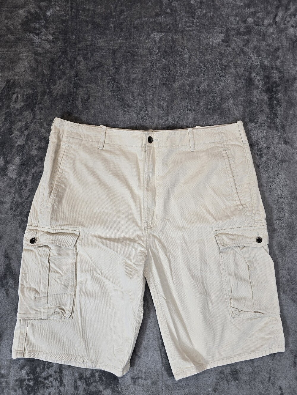 Levi's White Tab Cargo Shorts Size 40 Off White